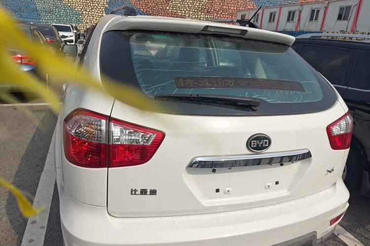 Used BYD S6 2014 2.0L Manual Luxury 5-Seater Rear