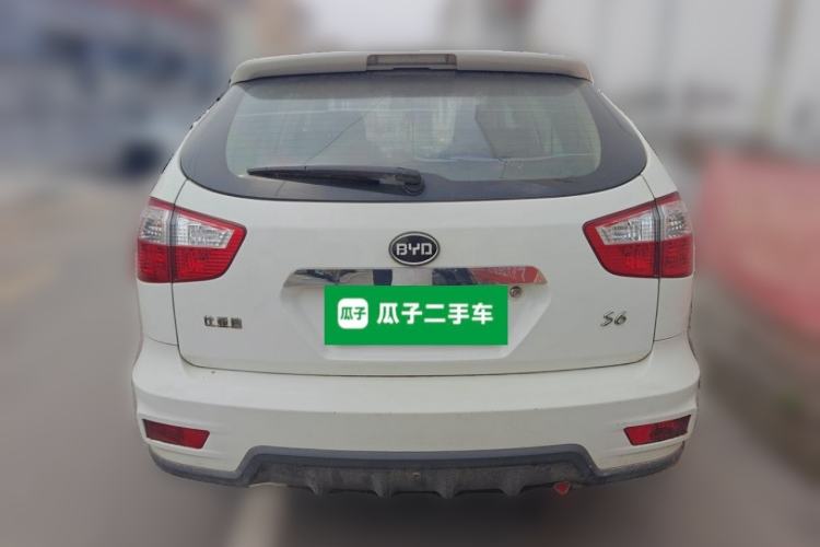 Used BYD S6 2014 2.0L Manual Luxury 5-Seater Rear