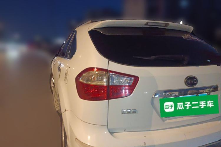Used BYD S6 2014 2.0L Manual Luxury 7-Seater Rear Left 45 Deg