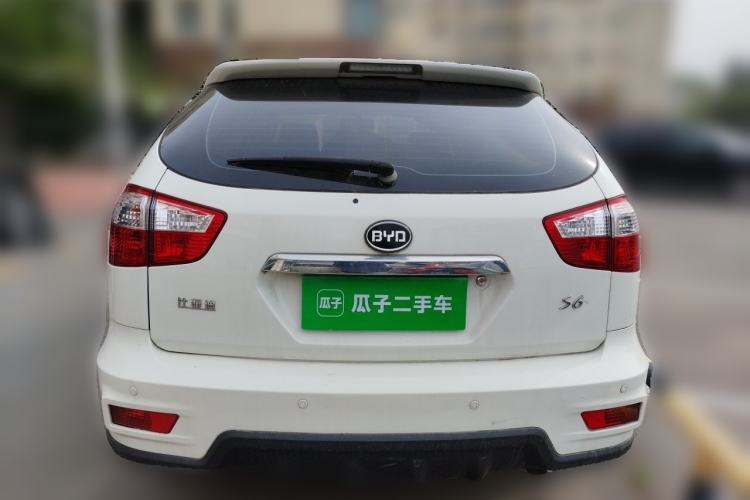 Used BYD S6 2014 2.0L Manual Luxury 5-Seater Rear