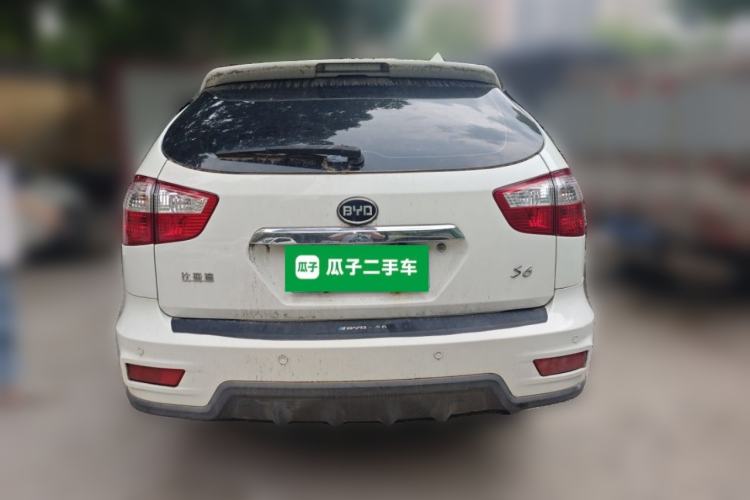 Used BYD S6 2014 2.0L Manual Luxury 5-Seater Rear