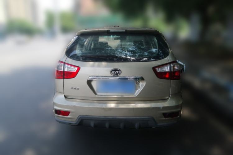Used BYD S6 2014 2.0L Manual Luxury 5-Seater Rear
