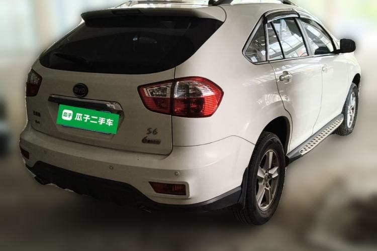 Used BYD S6 2014 2.4L Automatic Prestige 5-Seater Rear Right 45 Deg