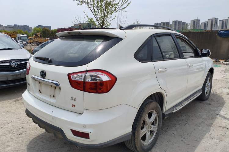 Used BYD S6 2014 1.5TI Manual Luxury 5-Seater Rear Right 45 Deg