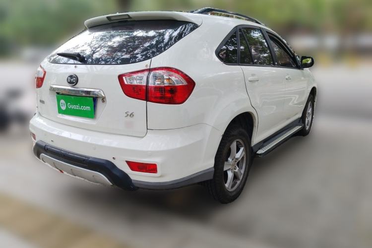 Used BYD S6 2014 1.5TI Manual Luxury 5-Seater Rear Right 45 Deg