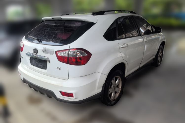 Used BYD S6 2014 2.0L Manual Luxury 5-Seater Rear Right 45 Deg
