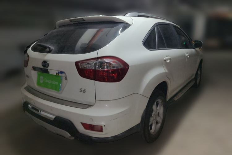 Used BYD S6 2014 2.0L Manual Luxury 5-Seater Rear Right 45 Deg
