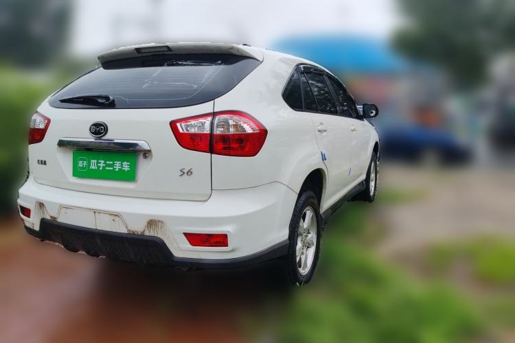Used BYD S6 2014 2.0L Manual Luxury 5-Seater Rear Right 45 Deg
