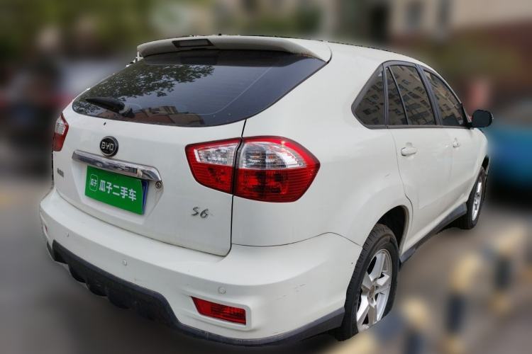 Used BYD S6 2014 2.0L Manual Luxury 5-Seater Rear Right 45 Deg