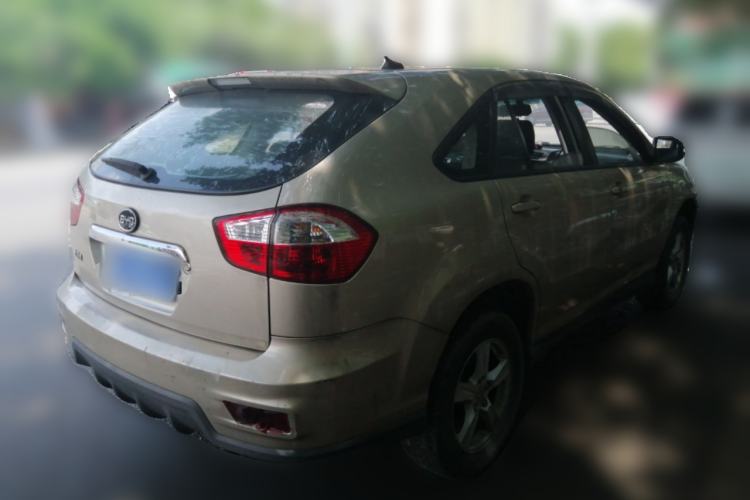 Used BYD S6 2014 2.0L Manual Luxury 5-Seater Rear Right 45 Deg