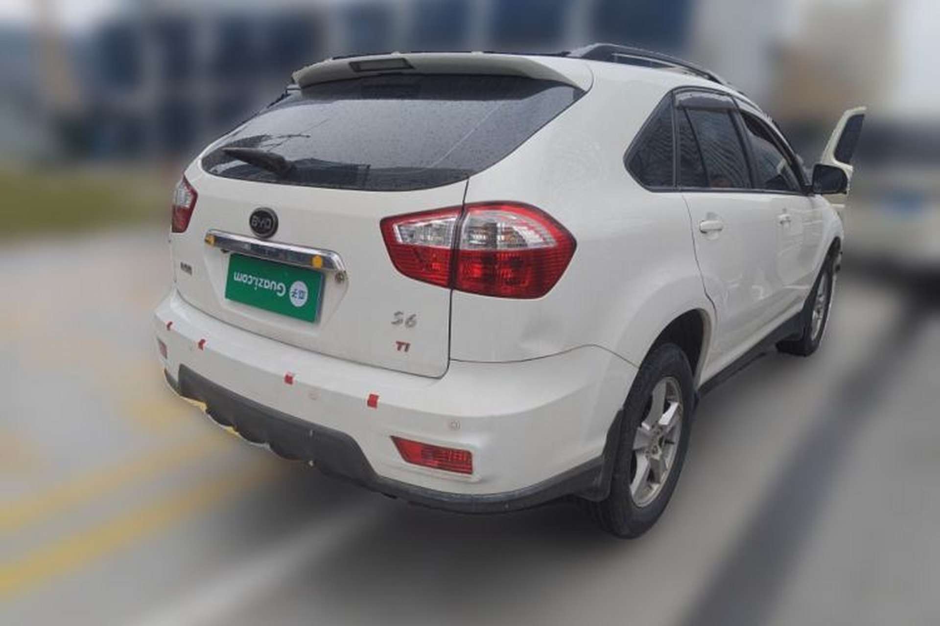 Used BYD S6 2014 1.5TI Manual Luxury 5-Seater Rear Right 45 Deg