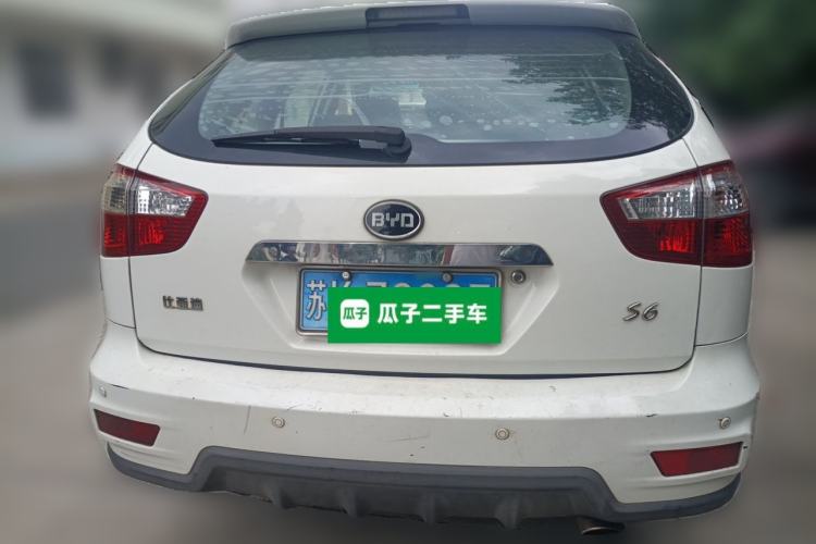 Used BYD S6 2014 2.0L Manual Luxury 5-Seater Rear