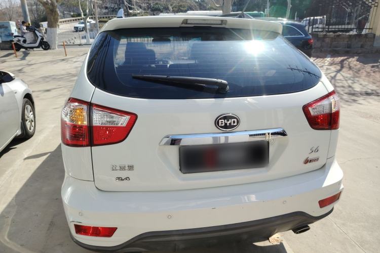 Used BYD S6 2014 2.4L Automatic Prestige 5-Seater Rear