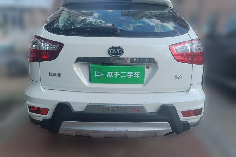 Used BYD S6 2014 2.0L Manual Luxury 5-Seater Rear