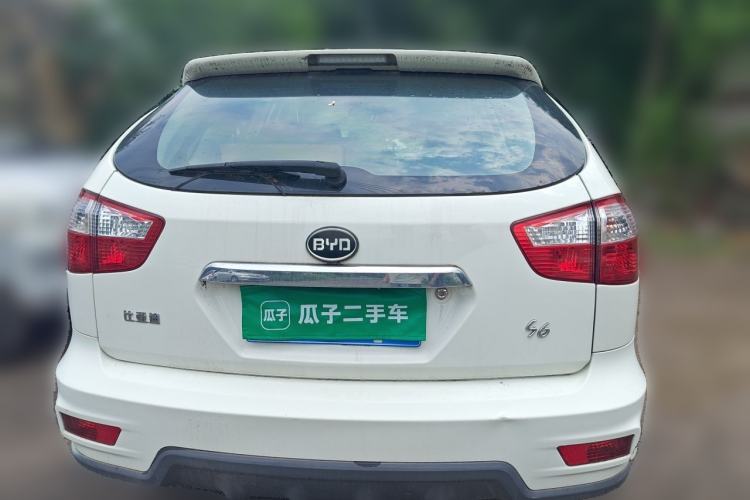 Used BYD S6 2014 2.0L Manual Luxury 5-Seater Rear