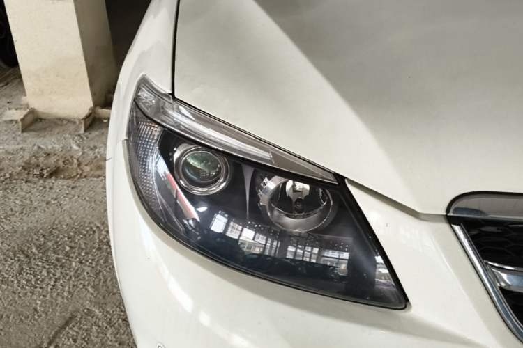Used BYD S6 2014 2.4L Automatic Prestige 5-Seater Right Front Headlight