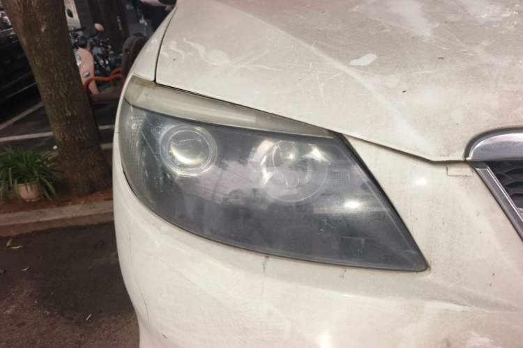 Used BYD S6 2014 2.0L Manual Luxury 5-Seater Right Front Headlight