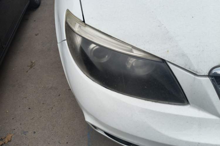 Used BYD S6 2014 2.0L Manual Luxury 5-Seater Right Front Headlight