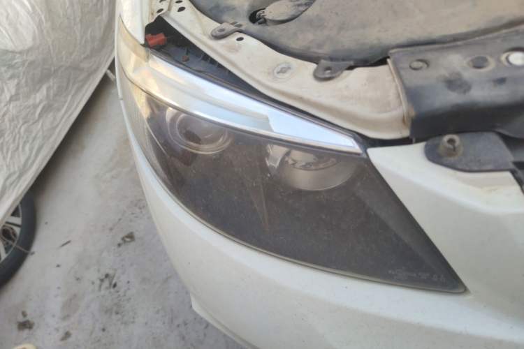 Used BYD S6 2014 2.0L Manual Luxury 5-Seater Right Front Headlight