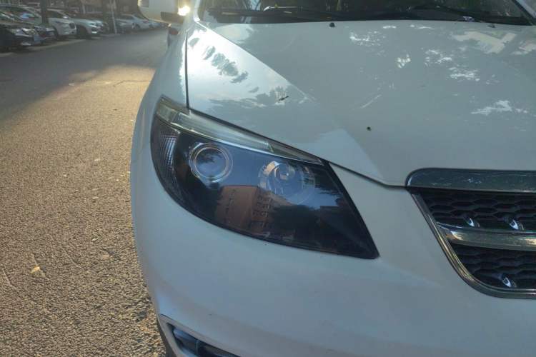 Used BYD S6 2014 2.0L Manual Luxury 5-Seater Right Front Headlight