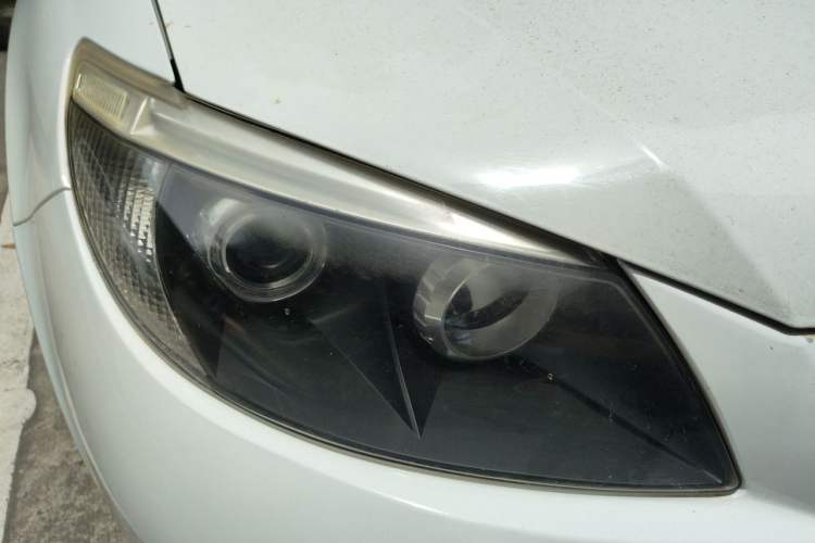 Used BYD S6 2014 2.0L Manual Luxury 5-Seater Right Front Headlight