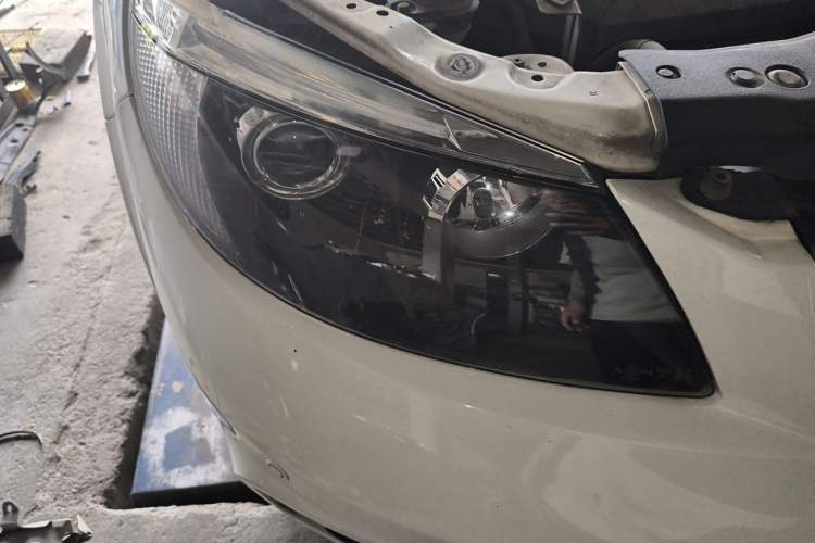 Used BYD S6 2014 1.5TI Manual Flagship Model 5 Seats Right Front Headlight
