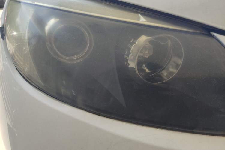 Used BYD S6 2014 1.5TI Manual Luxury 5-Seater Right Front Headlight