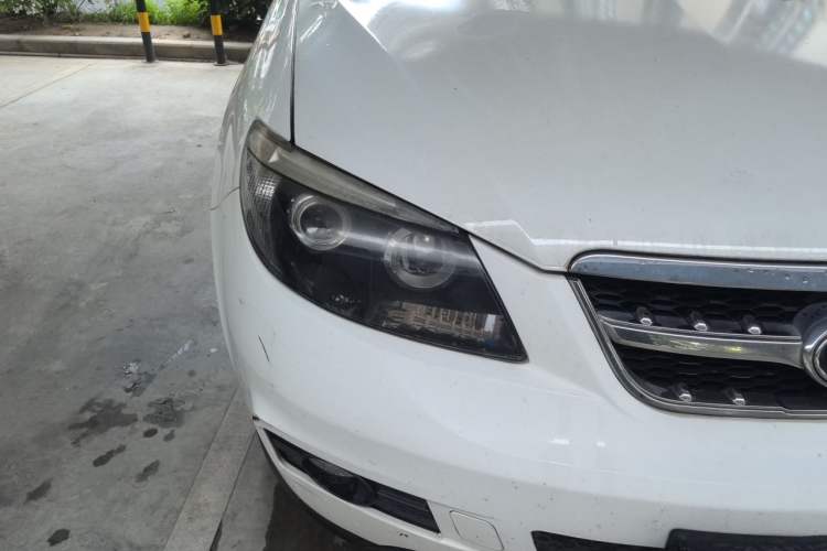 Used BYD S6 2014 2.0L Manual Luxury 5-Seater Right Front Headlight