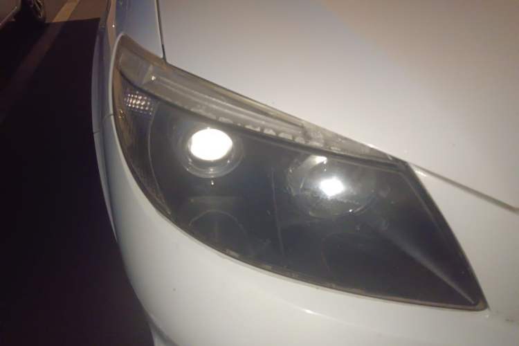 Used BYD S6 2014 2.0L Manual Luxury 7-Seater Right Front Headlight