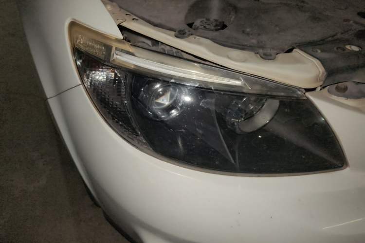 Used BYD S6 2014 2.0L Manual Luxury 5-Seater Right Front Headlight