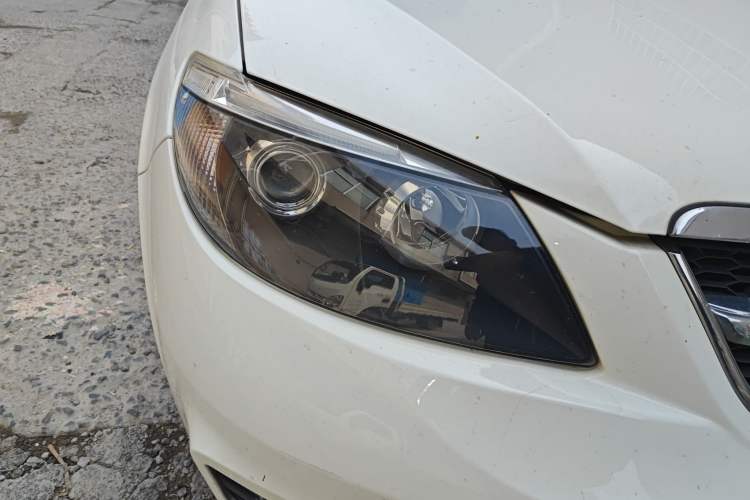 Used BYD S6 2014 2.0L Manual Luxury 5-Seater Right Front Headlight