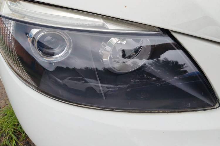 Used BYD S6 2014 2.0L Manual Luxury 5-Seater Right Front Headlight