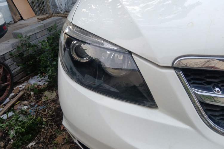 Used BYD S6 2014 2.4L Automatic Luxury Version 5 Seats Right Front Headlight