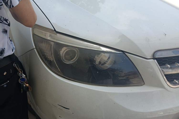 Used BYD S6 2014 2.0L Manual Luxury 5-Seater Right Front Headlight