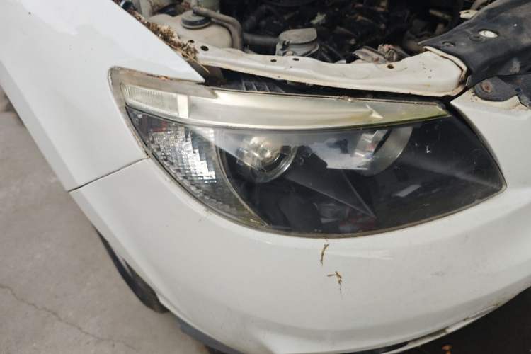 Used BYD S6 2014 2.0L Manual Luxury 5-Seater Right Front Headlight