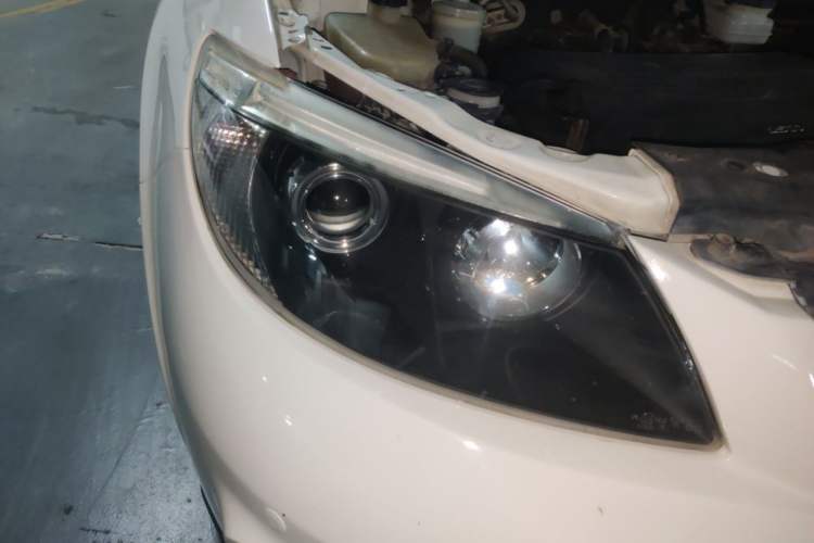 Used BYD S6 2014 1.5TI Manual Luxury 5-Seater Right Front Headlight
