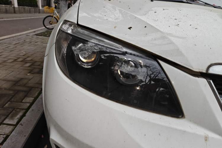 Used BYD S6 2014 2.0L Manual Luxury 5-Seater Right Front Headlight