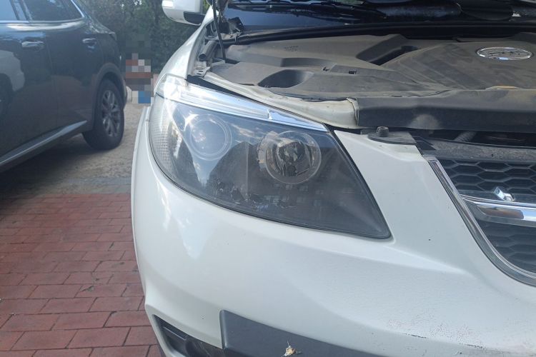 Used BYD S6 2014 2.0L Manual Luxury 5-Seater Right Front Headlight