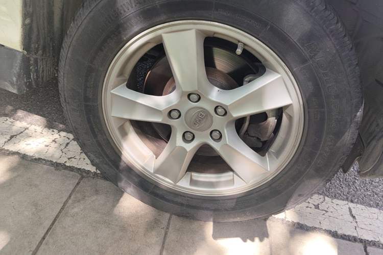 Used BYD S6 2014 1.5TI Manual Luxury 5-Seater Right Front Wheel Hub