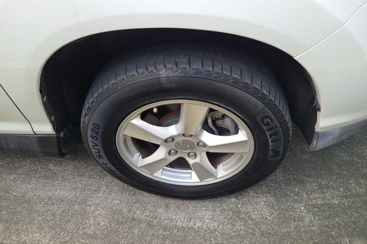 Used BYD S6 2014 2.0L Manual Luxury 5-Seater Right Front Wheel Hub