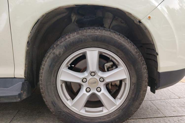 Used BYD S6 2014 1.5TI Manual Luxury 5-Seater Right Front Wheel Hub