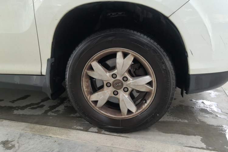 Used BYD S6 2014 2.0L Manual Luxury 5-Seater Right Front Wheel Hub