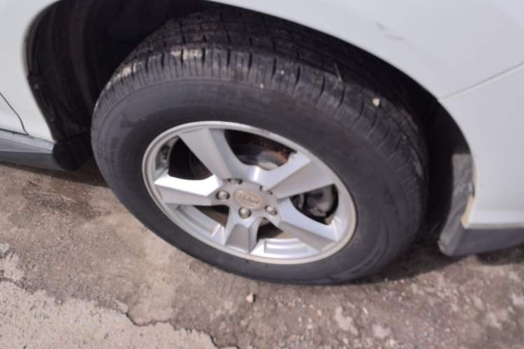 Used BYD S6 2014 2.0L Manual Luxury 5-Seater Right Front Wheel Hub