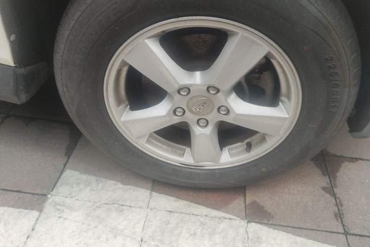 Used BYD S6 2014 2.4L Automatic Prestige 5-Seater Right Front Wheel Hub