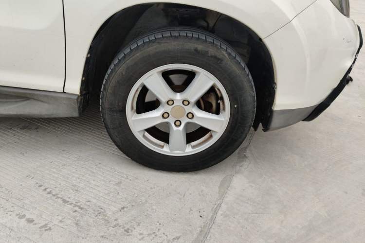 Used BYD S6 2014 1.5TI Manual Luxury 5-Seater Right Front Wheel Hub