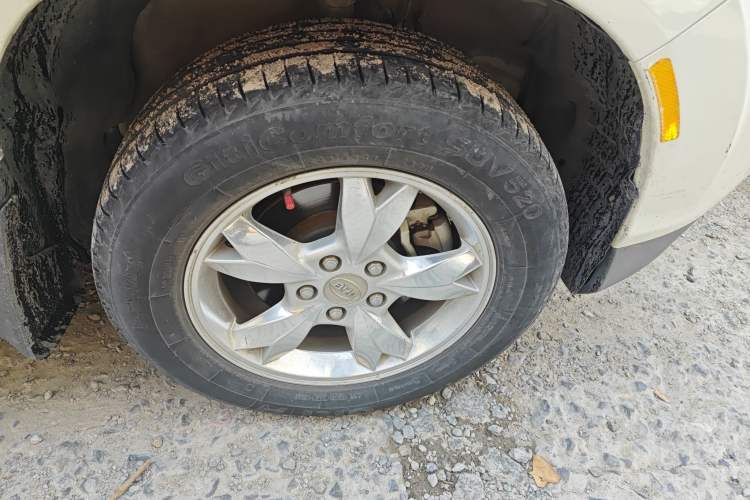 Used BYD S6 2014 2.0L Manual Luxury 5-Seater Right Front Wheel Hub