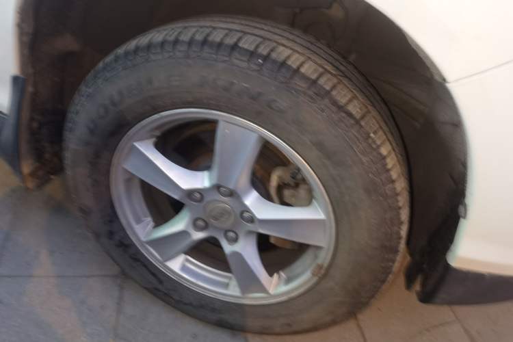 Used BYD S6 2014 2.4L Automatic Prestige 5-Seater Right Front Wheel Hub