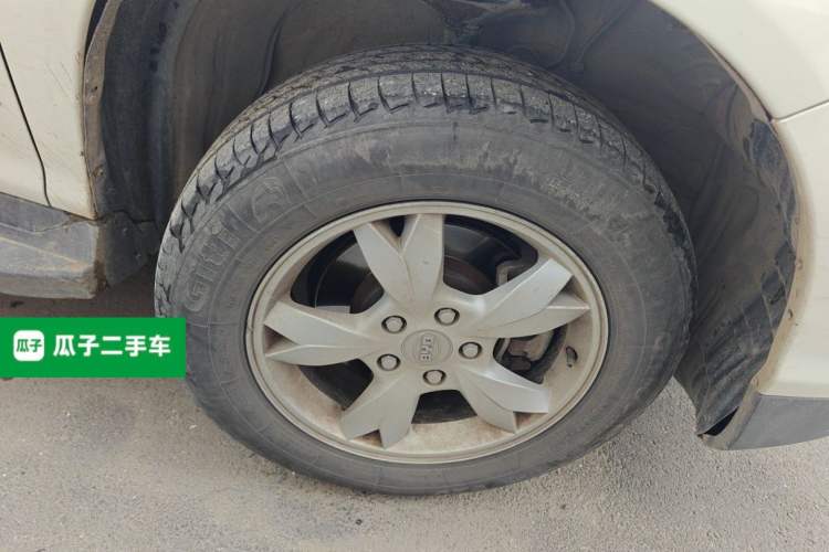 Used BYD S6 2014 2.0L Manual Luxury 5-Seater Right Front Wheel Hub