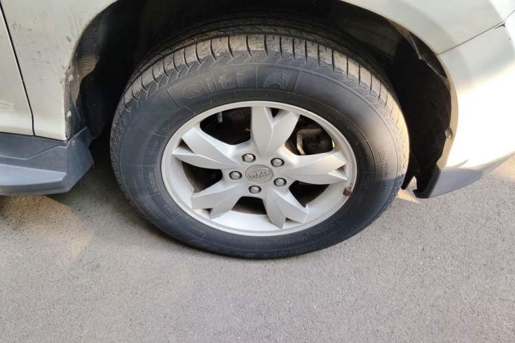 Used BYD S6 2014 2.0L Manual Luxury 5-Seater Right Front Wheel Hub