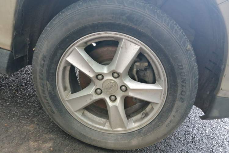 Used BYD S6 2014 2.0L Manual Luxury 5-Seater Right Front Wheel Hub